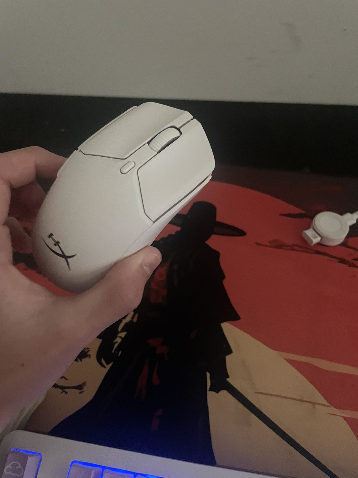 hyperx mouse , 32 grams 1k polling rate