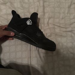 Jordan Four Black Cats.      Size 9.5