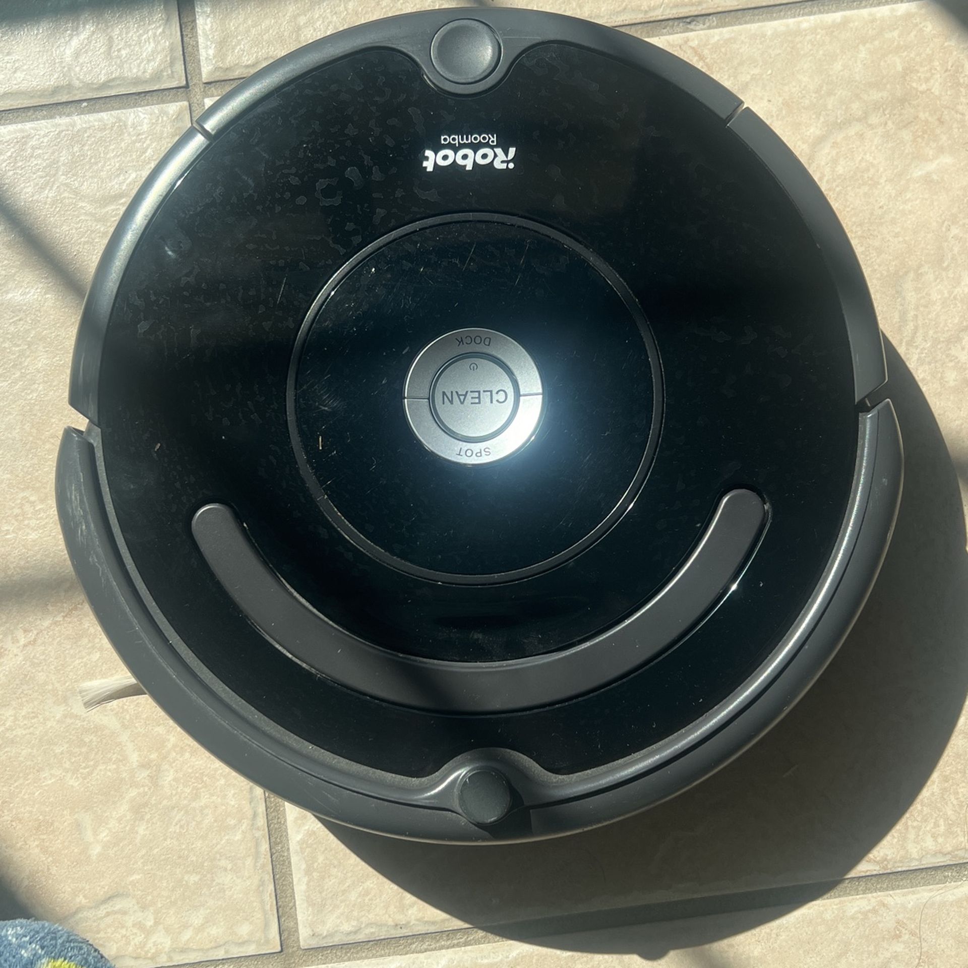 iRobot Roomba Vacuum Model 671