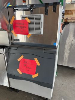 Scotsman air cooled ice machine + bin