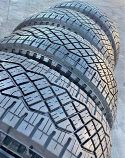 285 65 20 Goodyear tires Con 80% de Vida Las 4