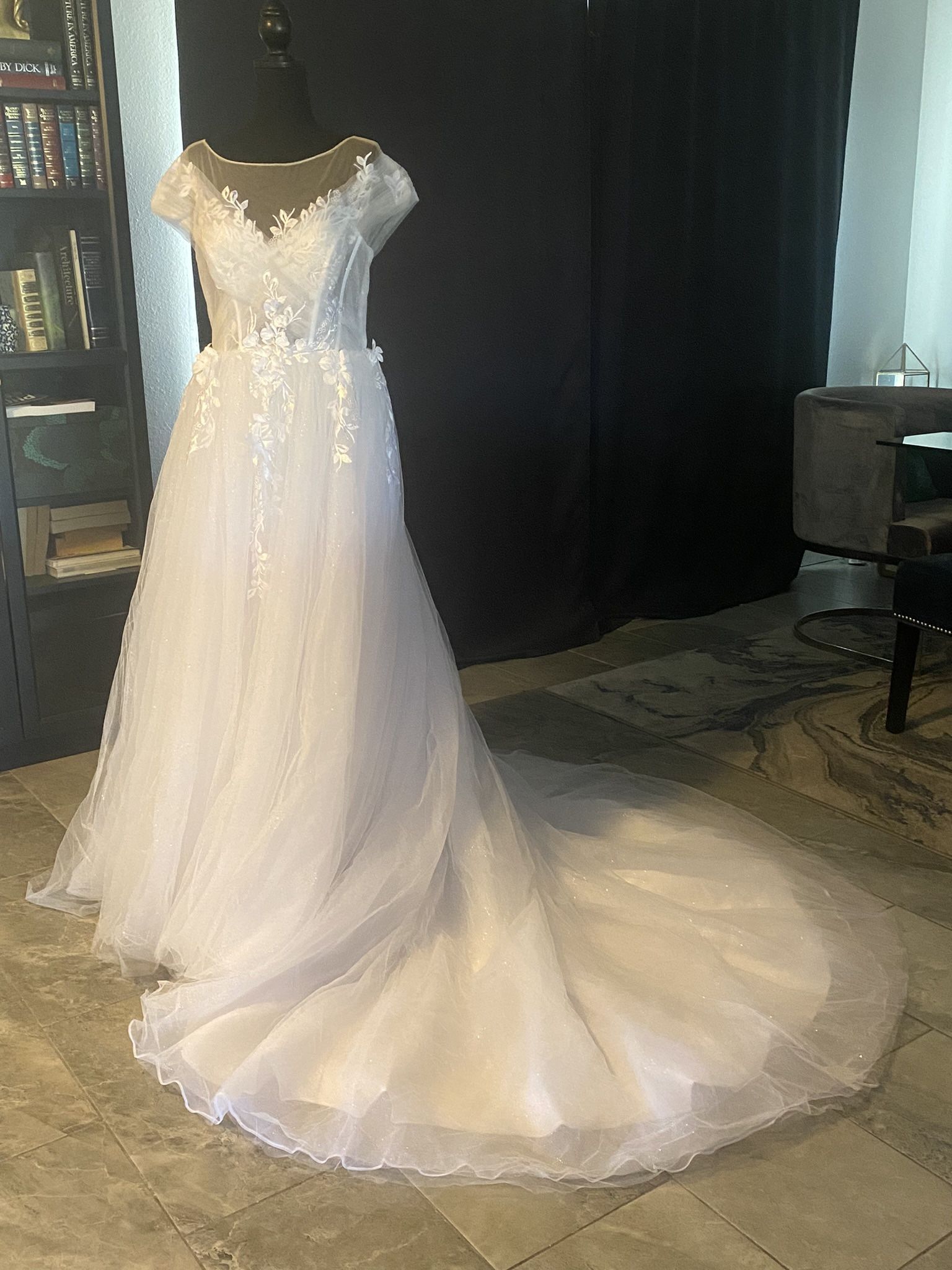 New Diamond White Sparkle Tulle Wedding Dress