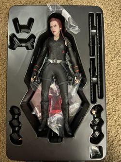 EG hot Toys Black Widow.