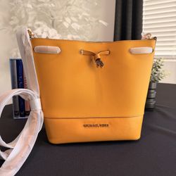 New Michael Kors Purse