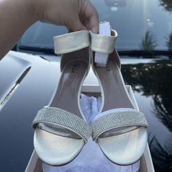 White / Silver Heels (NEW)