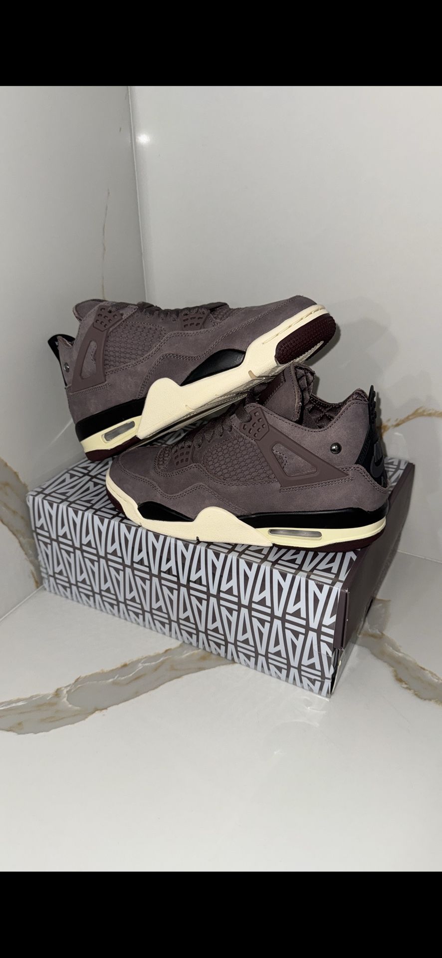 Air Jordan 4 A Ma Maniére Violet Ore Size 6Y / 7.5W
