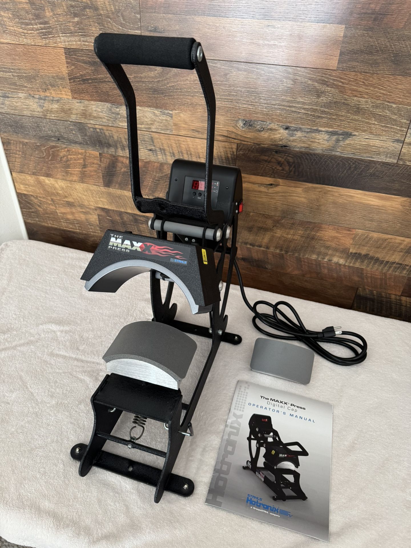 Hat press- Stahls Maxx Cap Heat press