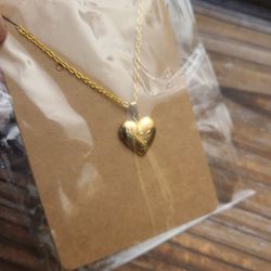 Vintage Tiny Heart Locket Necklace 