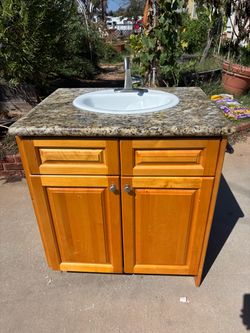 Bathroom vanity