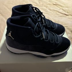 Jordan 11’s Velvet Women’s Size 10