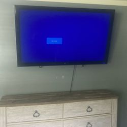 55” Westinghouse Flat Screen Tv