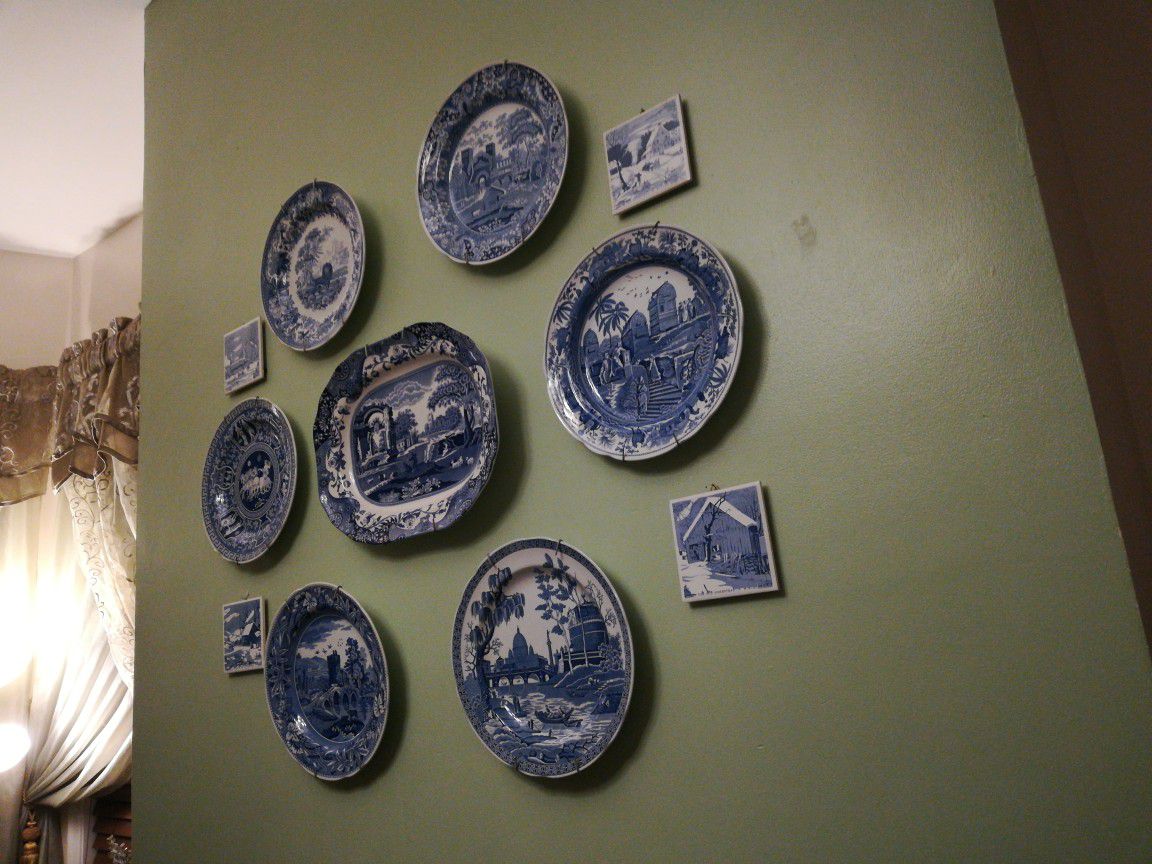  Tradition  Hanging Plates 