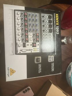 Behringer XENYX 1202 Premium Mixer