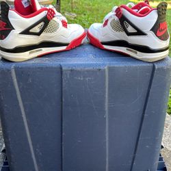 Jordan Retro 4s
