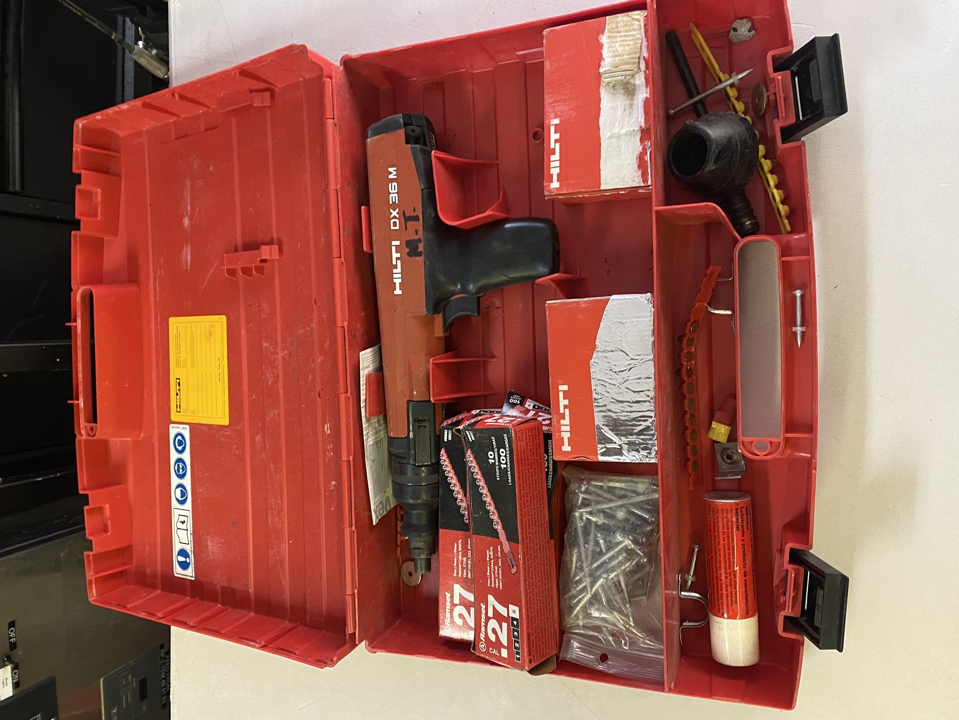 HILTI DX 36 M Nail Gun