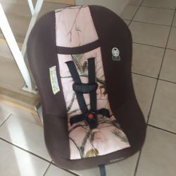 Cosco Carseat  Expires  2027