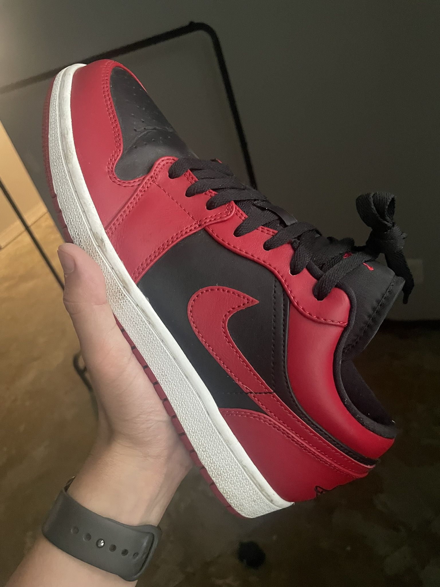 Air Jordan 1 Low Reverse Bred (size 9.5)