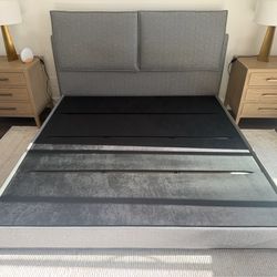TRICA NEST PLATFORM BED - KING