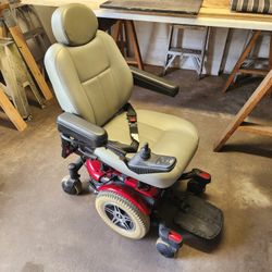 Jazzy 600 Mobility Scooter 