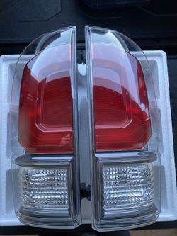 2021 Toyota Tacoma Tail Lights (OEM)