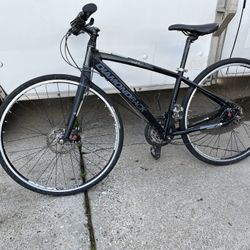 Diamondback Hybrid Road Bike With Carbon Accessories 