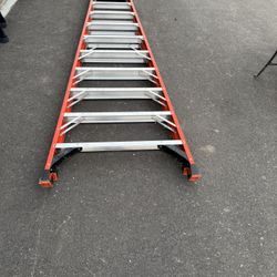 12 Foot Podium Ladder
