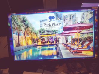 32" LED HDTV with two HDMI, mounting bracket and remote