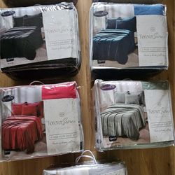QUEEN SIZE 4 PIECES FLANNEL SHEET SET