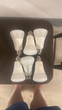 6 White and Color Philip Hue light blubs
