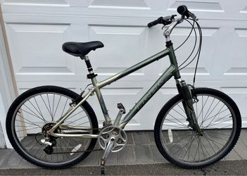 Trek 26” Navigator 200 Hybrid 21 Speed Bicycle
