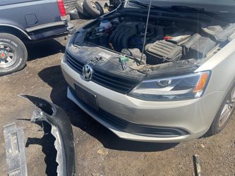 2011-2018 VW Jetta Headlights And Bumper Grill