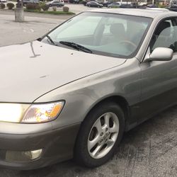 ***2001 Lexus  ES300 ***