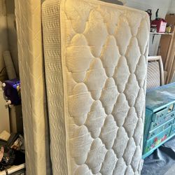 Clean Twin Size Mattress And Box Spring 