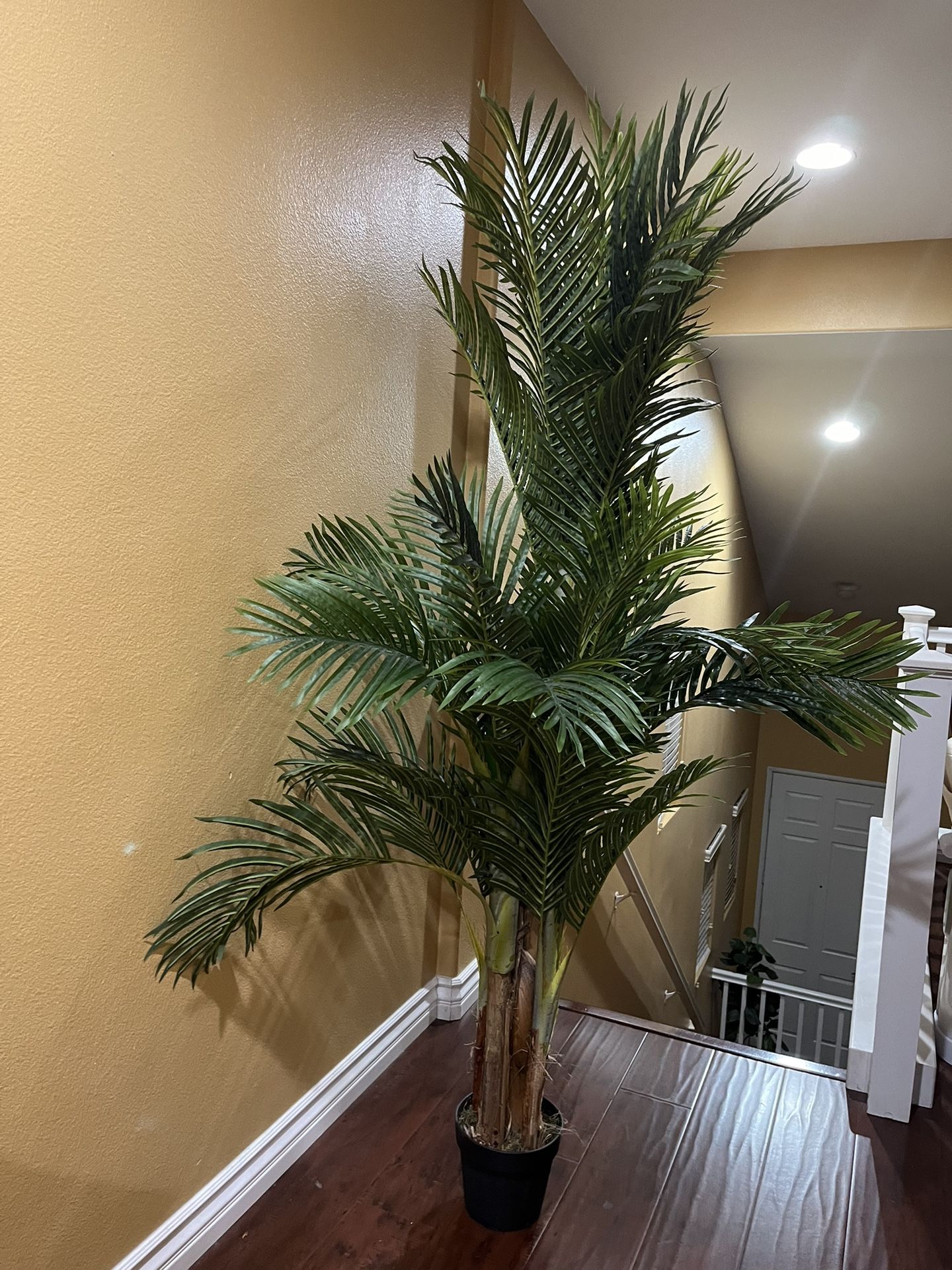 Artificial palm tree