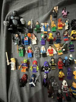 lego minifigures (read description)