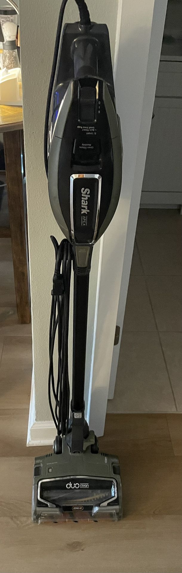 SHARP APEX CORDED STICK VACUUM CLEANER