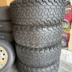 35x12.50R20 4 used tires A/T
