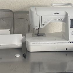 Brother SE1900: Embroidery and Sewing  Machine Like New