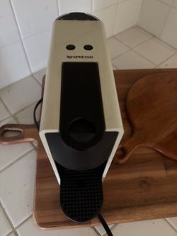 Nespresso essenza mini espresso machine