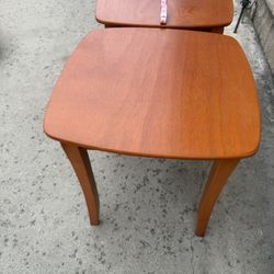2 End Tables 18 X 18 