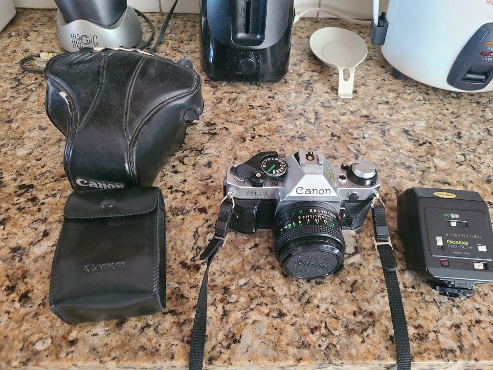 Canon AE-1 35MM Camera Uses Film