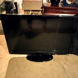 Moving Sale --Emerson 42-in TV