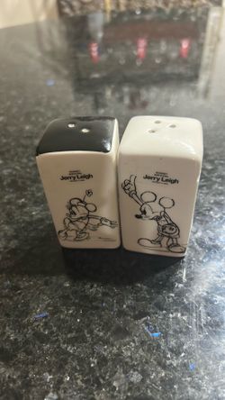 Mickey & Minnie salt & Pepper