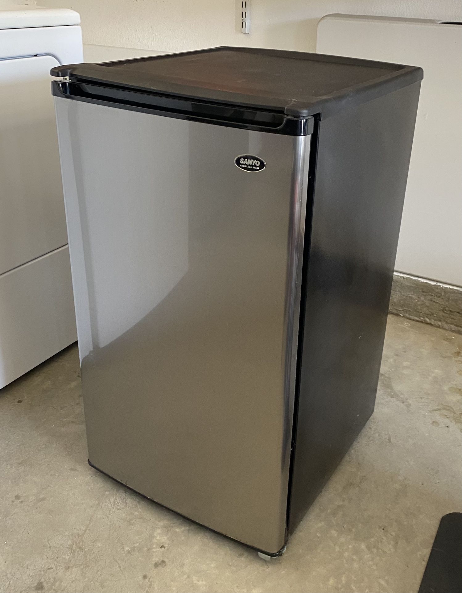 Mini Bar Refrigerator