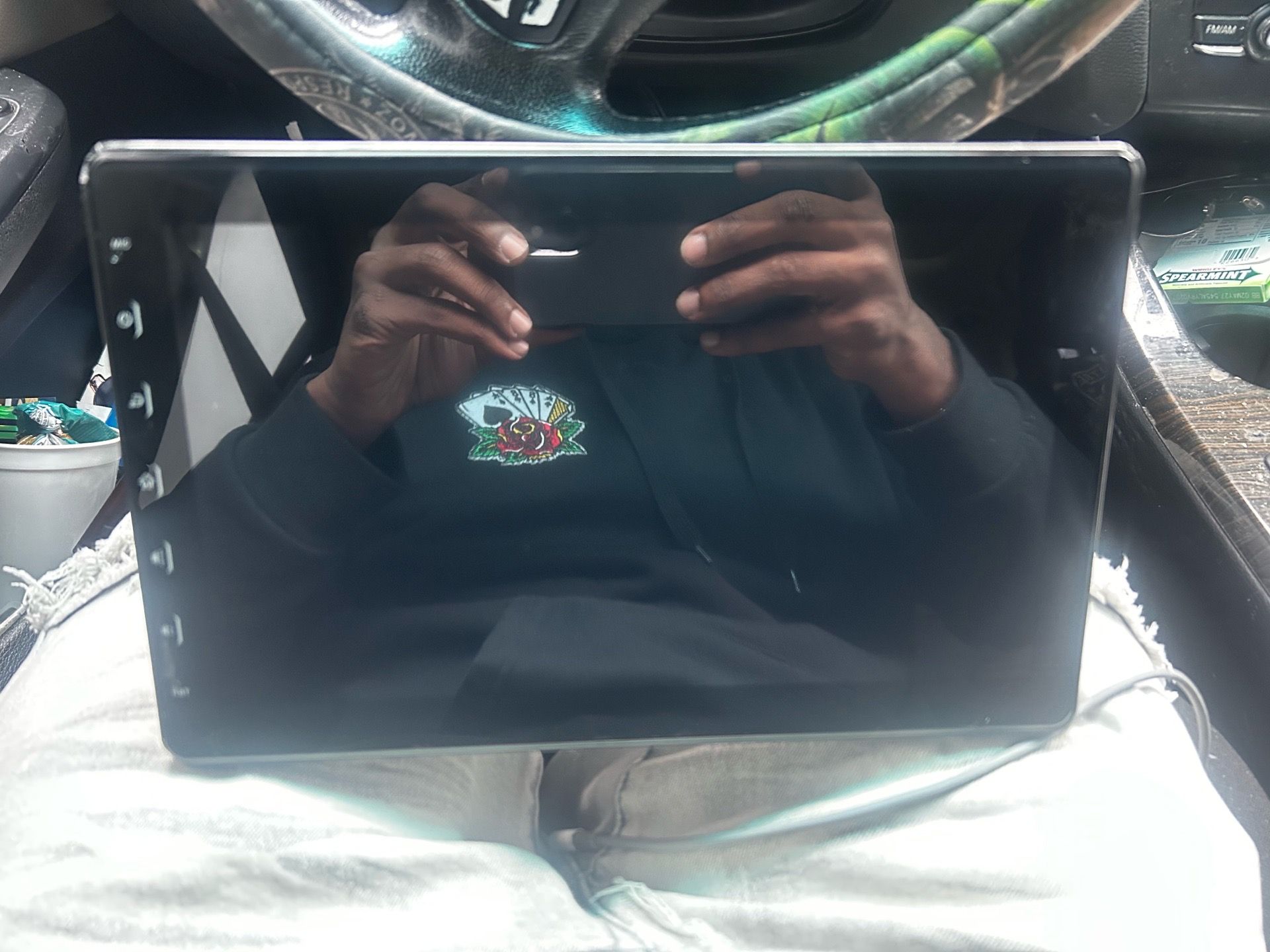 CarPlay tablet radio