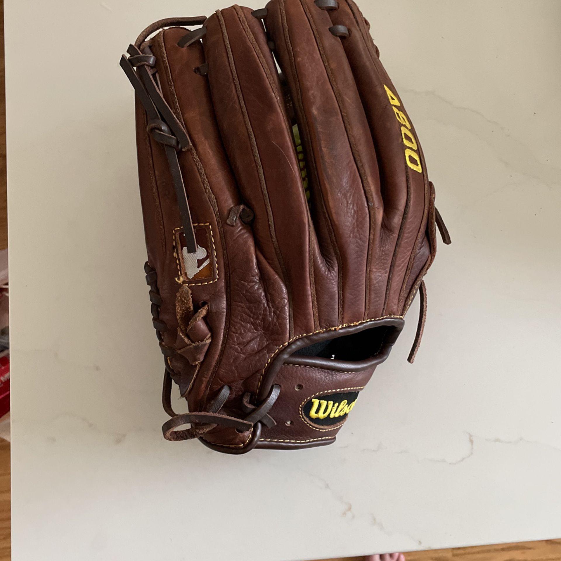 Wilson A800 Baseball Glove With Baseball 