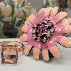 LOT OF 2 VINTAGE. RING Sz 7 & BROOCH, CRYSTAL STONES 
