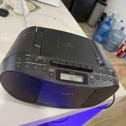 Sony CD Cassette Boombox Radio – Presets Work (CFD-S70)