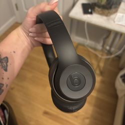 🎧 Beats Solo³ Wireless Headphones