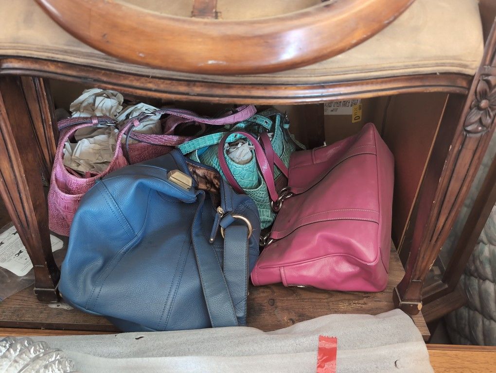 4 Purses For 10